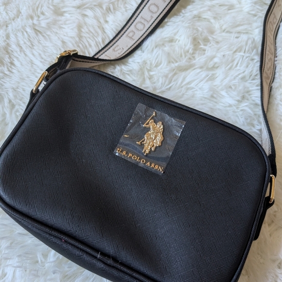 U.S. Polo Assn. Classic Zip Metallic Crossbody Bag - Black - Picture 9 of 11